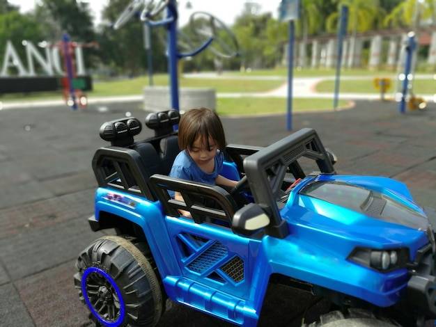 Gdzie kupić auto na akumulator dla dziecka?