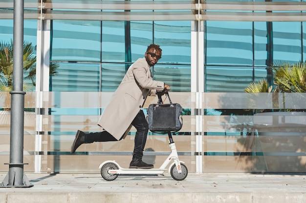 Jaka hulajnoga 2026 sprawdzi się w miejskich warunkach?