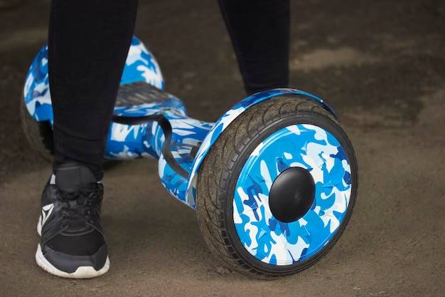 Jakie koła lepsze w hulajnodze podczas codziennej jazdy?