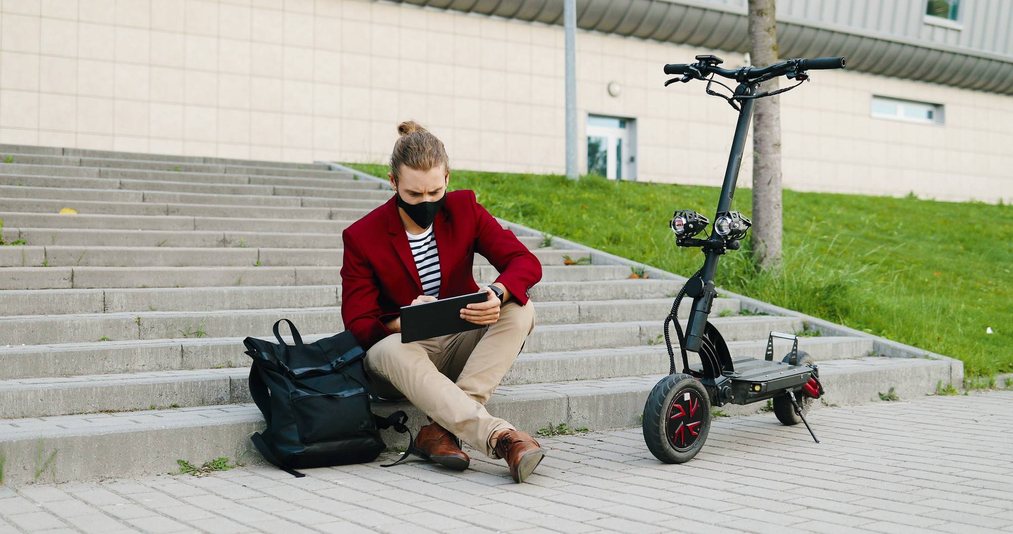 Hulajnoga Xiaomi jak włączyć Bluetooth?