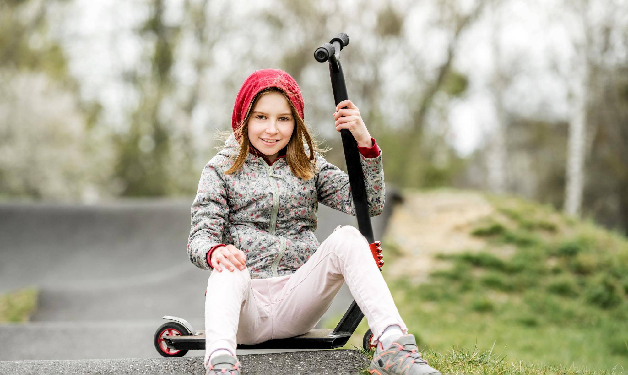 Jaka hulajnoga dla 12 latka sprawdzi się na codzienne dojazdy do szkoły?