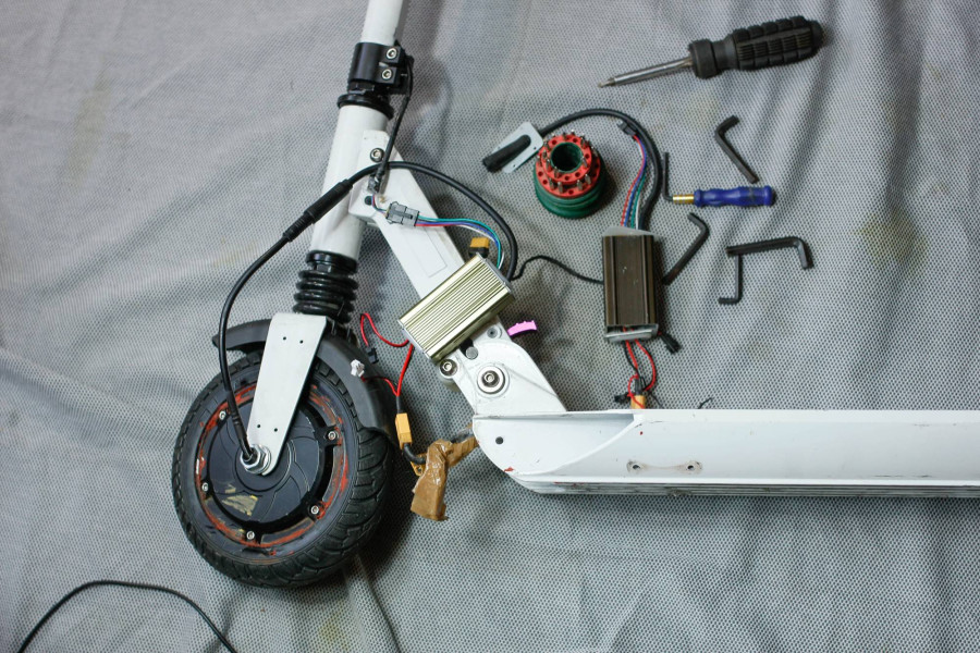 Jak złożyć hulajnogę Xiaomi Pro 2 bez problemów?